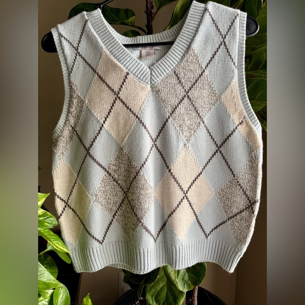 Argyle Pattern Sleeveless Sweater Vest